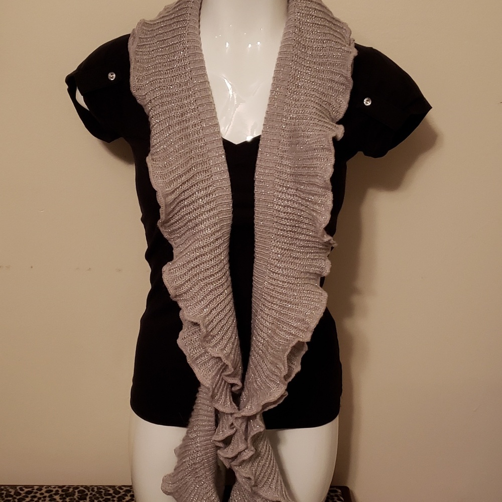 Fancy Ruffle Scarf - Picture 5 of 5